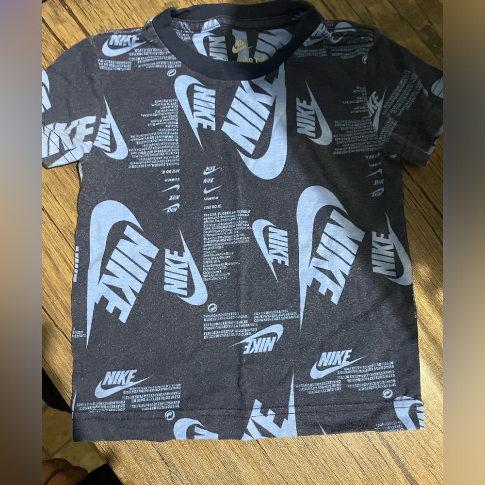 Preowned Nike T-shirt size 2T
